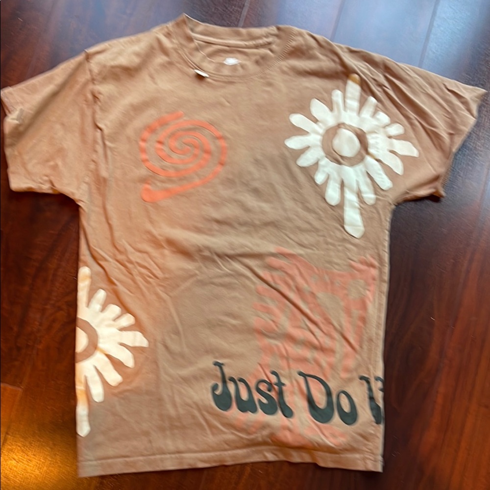 Nike Brown and Orange Graphic Tee